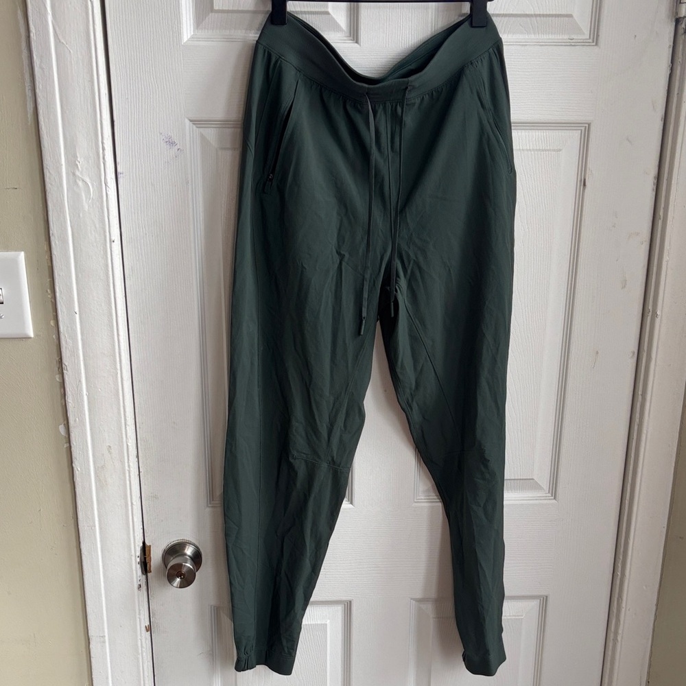 lululemon athletica women’s license to train joggers size 8